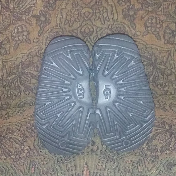 UGG girl boots - Picture 2 of 4